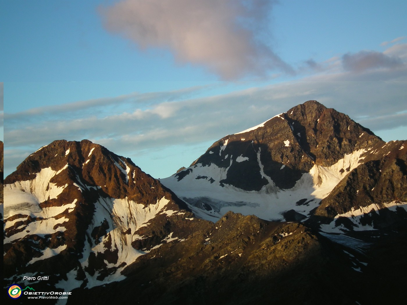 56 Monte Confinale (3370 m) e Cima di Manzina (3318 m).JPG